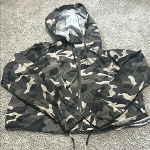 Camouflage Cropped Hooded Jacket